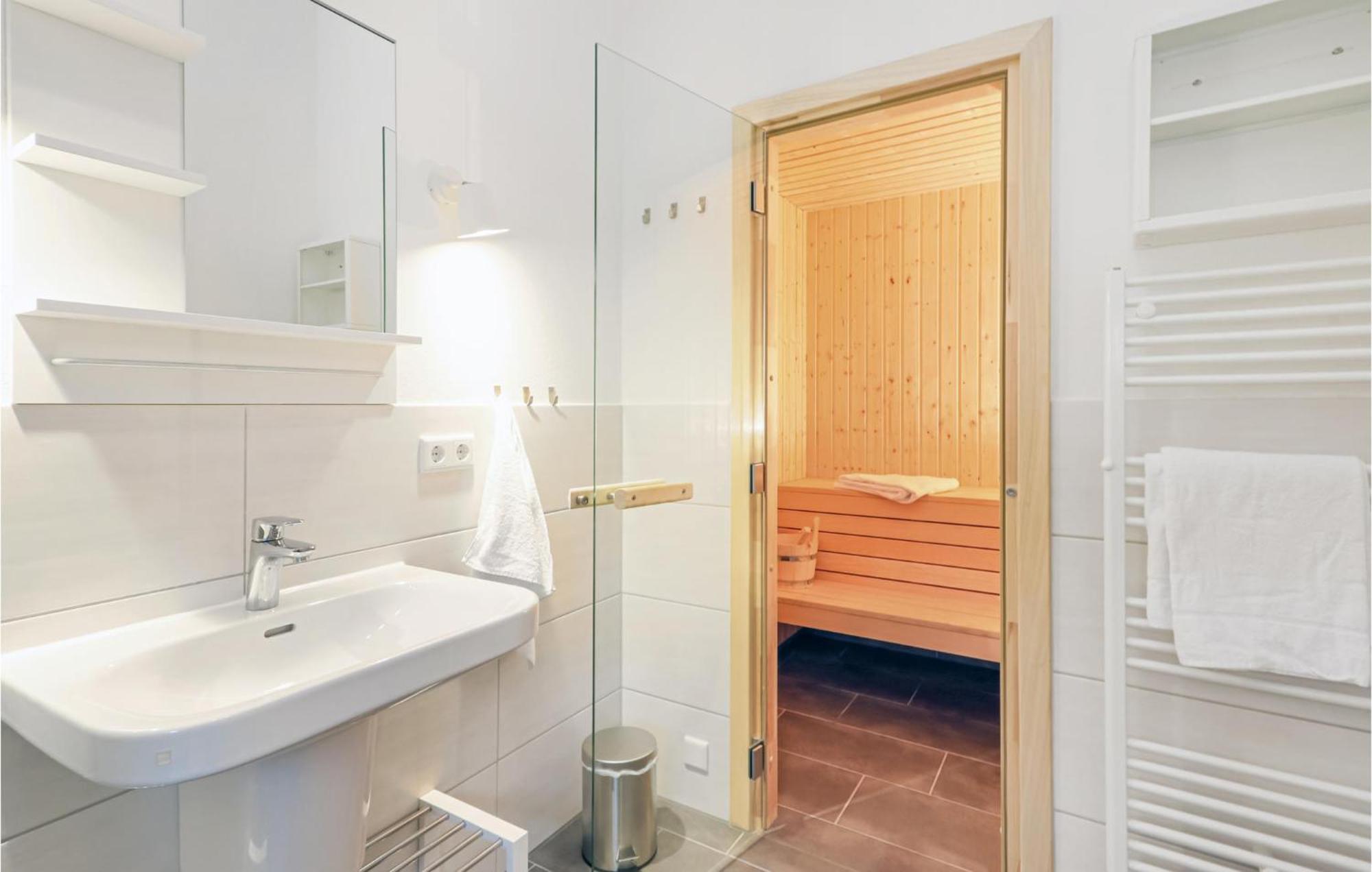 Cozy Home In Krems Ii-Warderbrueck With Wifi Gols Екстер'єр фото